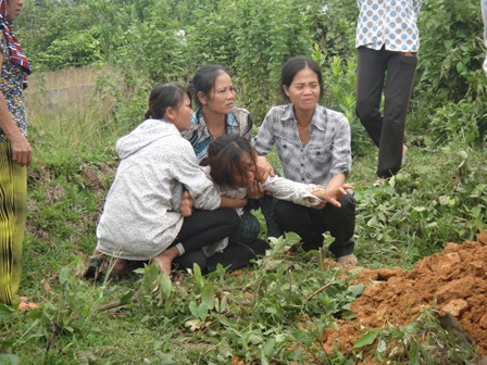 Ba chị em ruột chung một đám tang