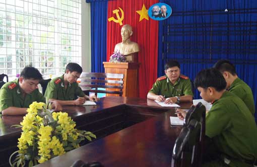 Đấu tranh với tội phạm băng ổ nhóm