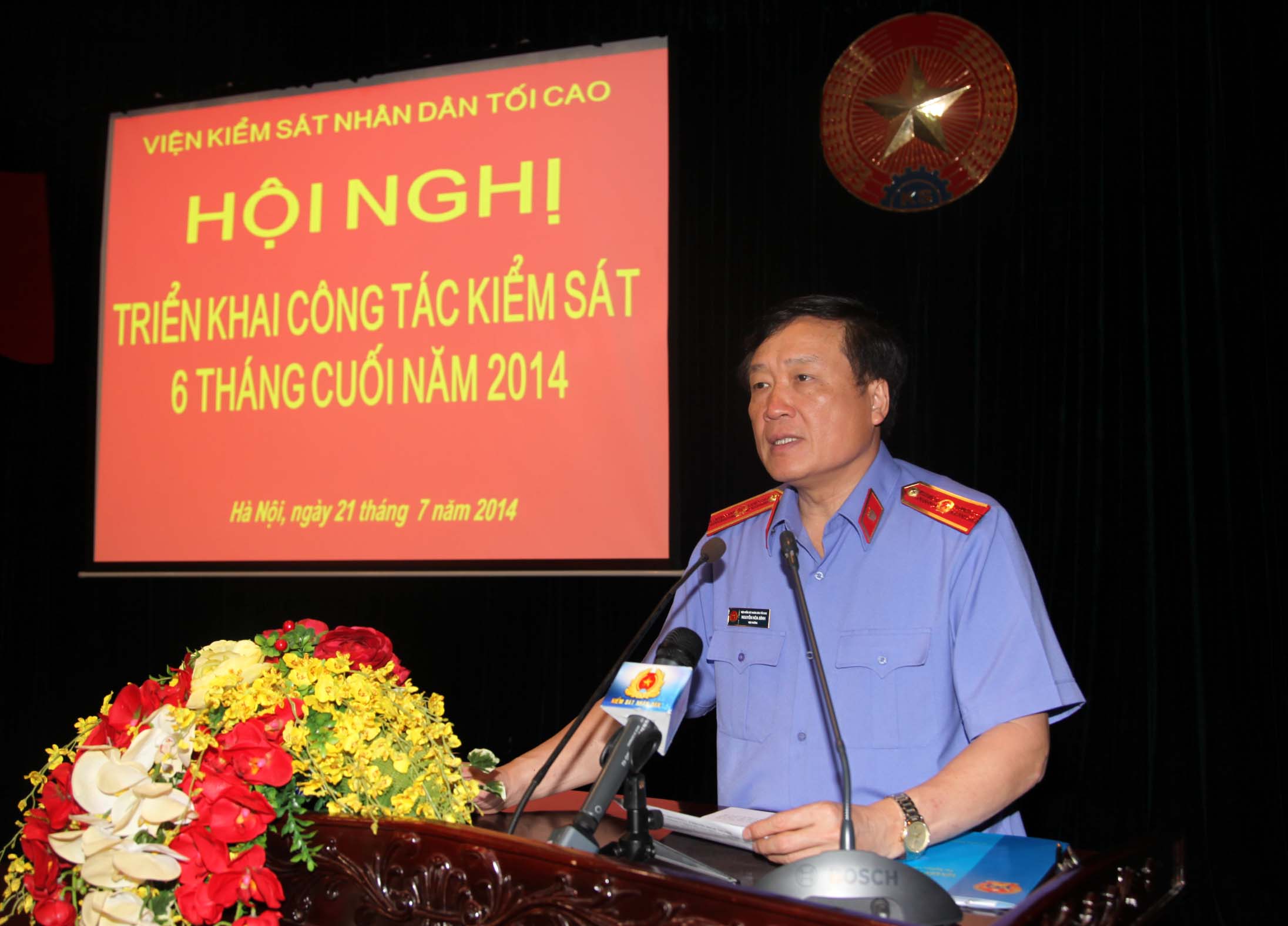Viện trưởng VKSNDTC Nguyễn Hòa Bình phát biểu chỉ đạo tại Hội nghị 