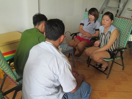 Bắt quả tang quán cà phê kiêm kích dục