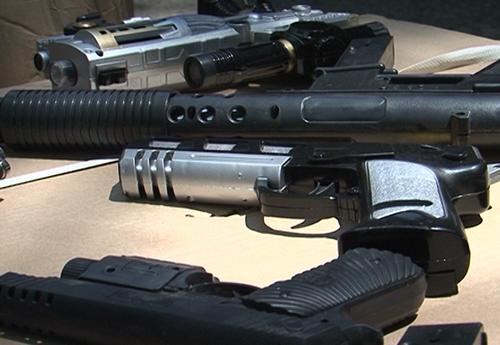 Phạt 34 triệu đồng vì vận chuyển súng đồ chơi qua biên giới