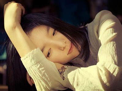 Chồng nhờ bạn thân ân ái với vợ