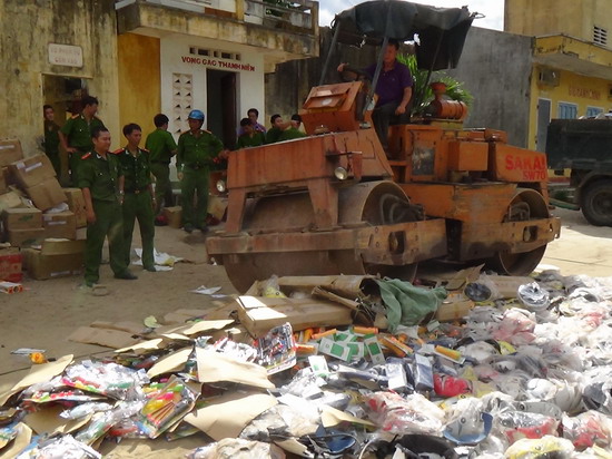 Tiêu hủy hàng bất hợp pháp