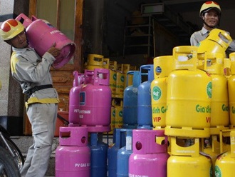 Đầu tháng, giá gas giảm 12 000 đồng bình 12 kg