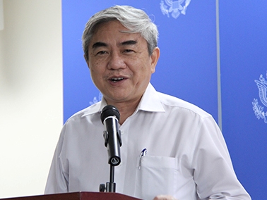 Hai bộ không ký được lương cho GS Ngô Bảo Châu