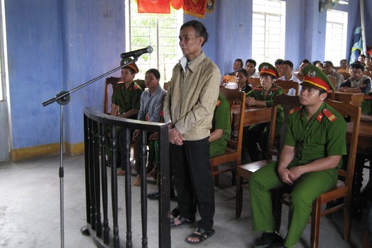 Bị cằn nhằn, đánh vợ bất tỉnh rồi treo cổ vợ