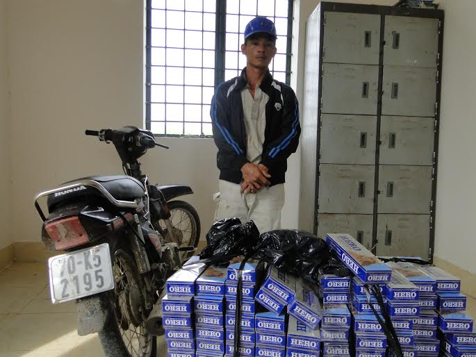 Bắt giữ gần 5 000 gói thuốc lá ngoại