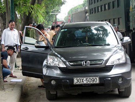 Vụ bị đâm chết khi đang trong ô tô Có phải do va chạm