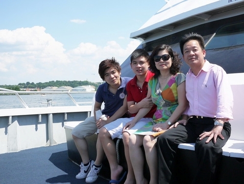 Vợ và hai con trai bầu Hiển không sở hữu cổ phần tại SHB