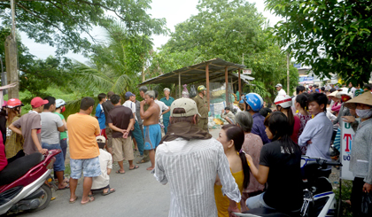 1 thanh niên có biểu hiện lạ trước khi nhảy xuống sông