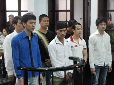 Tuyên án nhóm thanh niên chém người can ngăn
