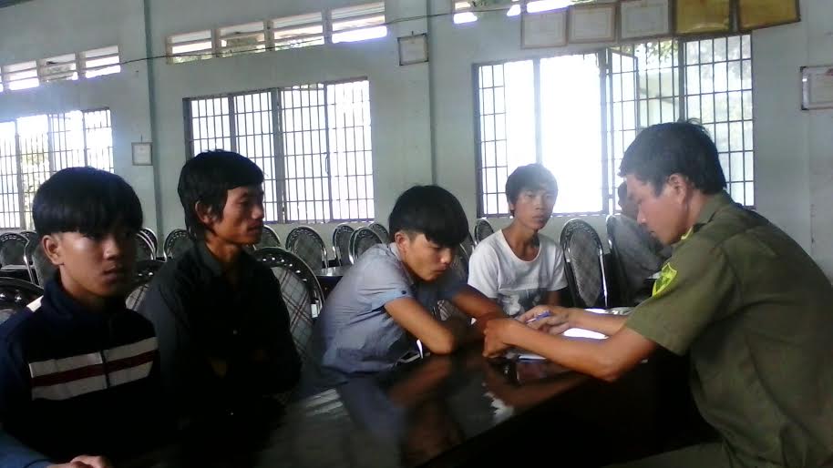 Ẩu đả, đâm chém nhau để thể hiện dân chơi sành điệu