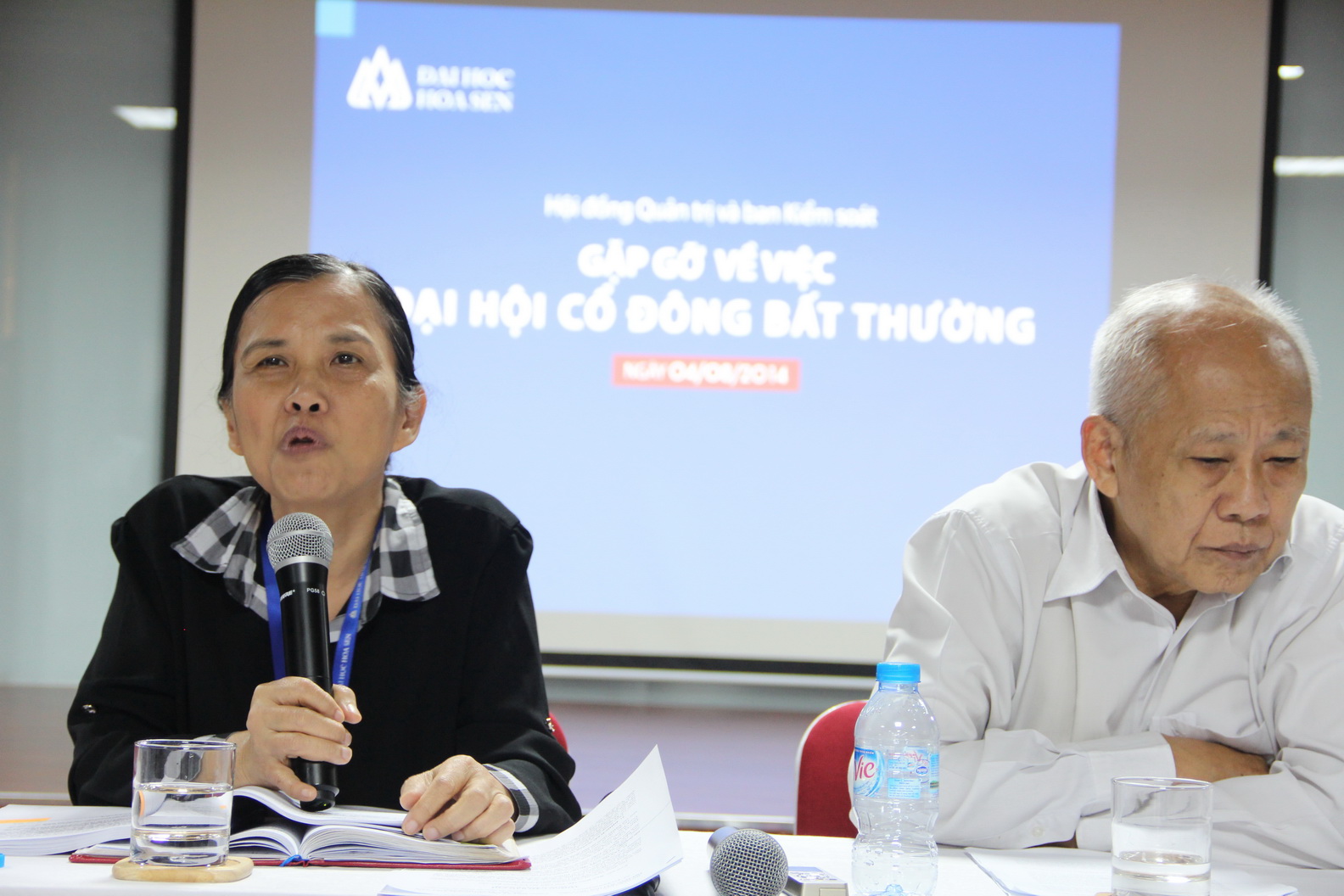 Bàn về lòng tự trọng và văn hóa từ chức