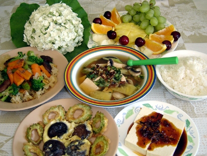 Lễ Vu Lan, cơm chay 400 000 - 800 000 đồng hút khách