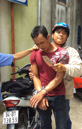 Các hiệp sĩ khống chế thành công đối tượng trộm có hung khí