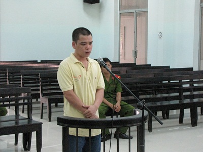 Bị bắt khi đang cầm thế tài sản trộm cắp