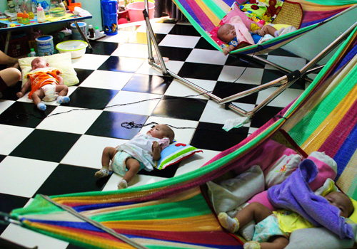 Cảnh báo võng dễ gây hại cho não trẻ