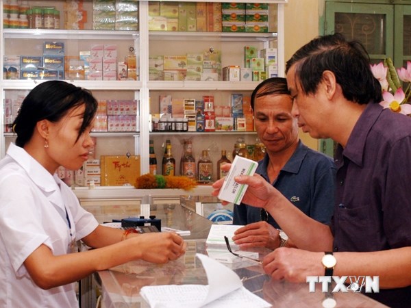 Đình chỉ 33 cơ sở kinh doanh thuốc không phép ở Hà Nội