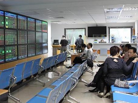 Vn-Index lên cao kỷ lục sau gần 5 năm