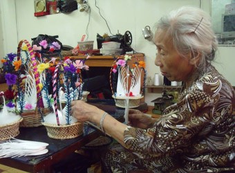 Quà độc dịp Trung thu của nghệ nhân gần trăm tuổi ở Hà thành