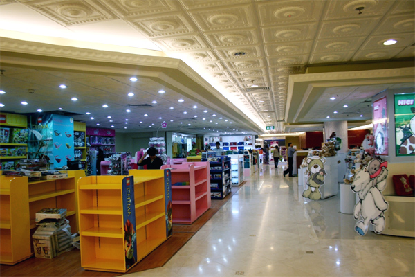 Chê khách váy xấu Hối hận mất khách siêu giàu dáng quê