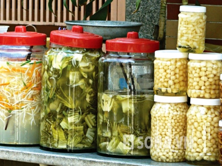 Sự thật về nguy cơ nhiễm ung thư từ dưa, cà muối