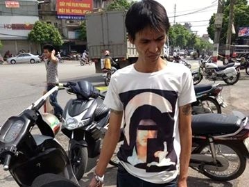 Hà Nội Thanh niên phê thuốc, thích mang dao ra đường