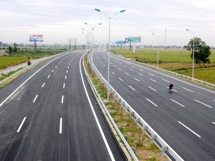 Hà Nội Cấm mọi loại quảng cáo ở cầu Nhật Tân, đường Võ Nguyên Giáp