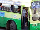 Cán bộ cải trang hành khách xử phạt 40 xe buýt vi phạm