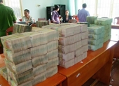 Bắt quả tang 2 người nước ngoài vận chuyển trái phép 18,2 tỷ đồng sang Campuchia