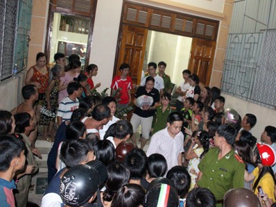 Bắt giữ đối tượng thu gom hàng ngàn sổ đỏ