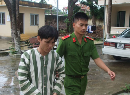 Tên trộm có máu đỏ đen