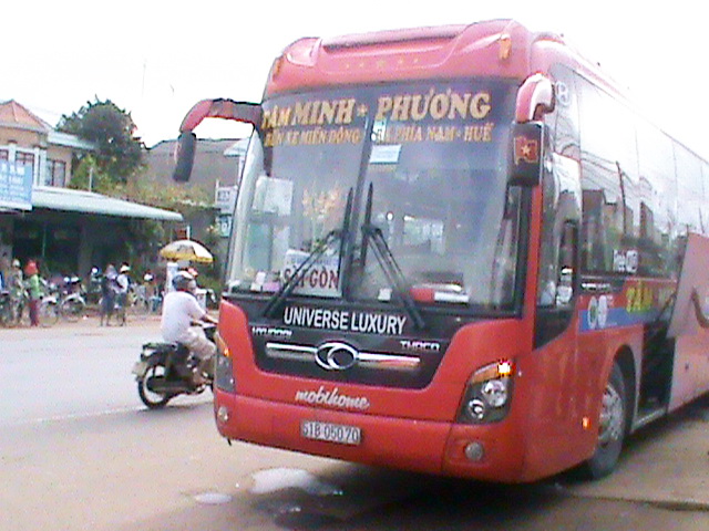 Xe khách va chạm xe máy, một người tử vong