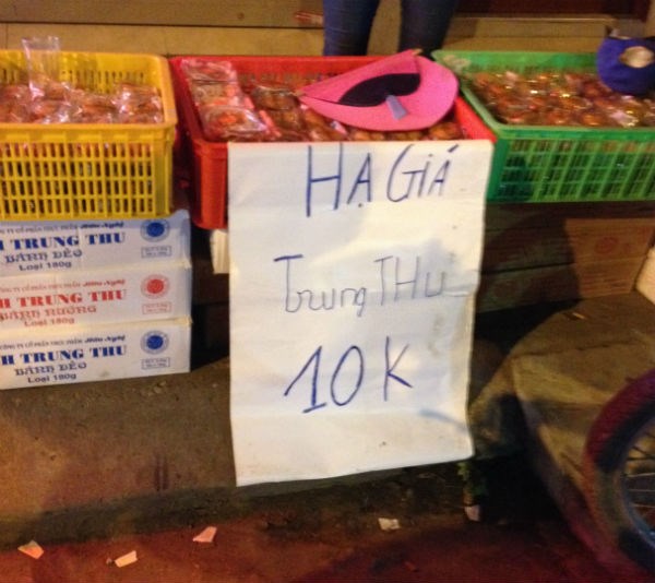 Ngậm quả đắng với bánh Trung thu nổi tiếng đại hạ giá