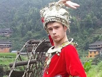 Bất ngờ nói thành thạo tiếng Trung Quốc sau khi hôn mê