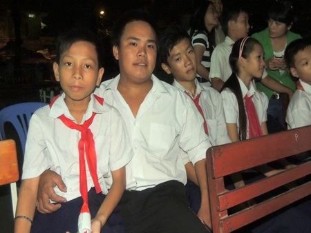 Chuyện bi hài của chàng trai 22 tuổi học lớp 1