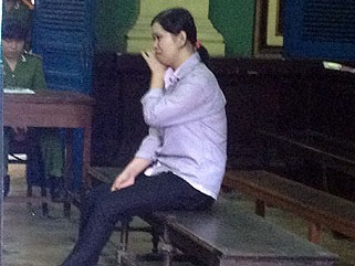 Nước mắt người đàn bà dùng xăng thiêu chồng