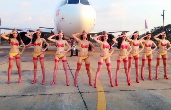 Những hình ảnh quảng cáo cho Vietjet Air đang gây xốn mắt cư dân mạng 