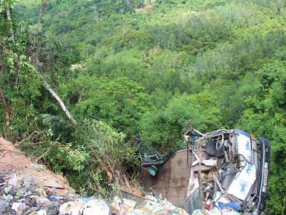 Xe tải lao xuống vực sâu, tài xế tử vong tại chỗ