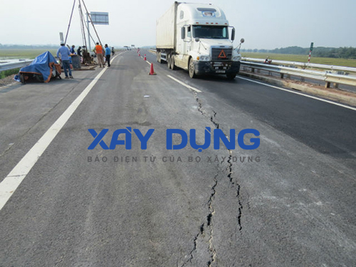 Cao tốc dài nhất VN nứt nhanh hơn dự tính