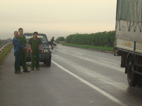 Cướp Galaxy S4 bán với giá 300 000 đồng