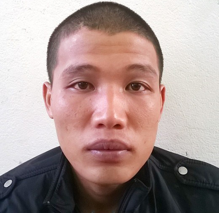 Phá cửa nhà tắm, xông vào chém chết vợ