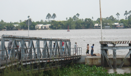 Phát hiện thi thể nam trên sông Tiền