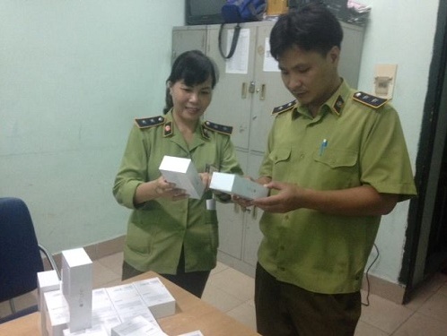 Lô iPhone 6 trị giá 500 triệu đồng bị bắt giữ tại Hà Nội
