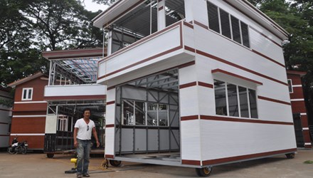 Triệu phú đô la làm nhà lầu di động