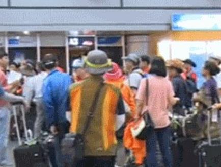 Thêm 400 hành khách của Vietnam Airlines bị hủy chuyến