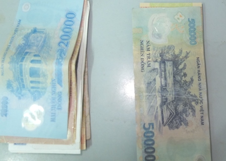 Phá nhanh hai vụ trộm vàng, tiền mặt trong nhà của người dân