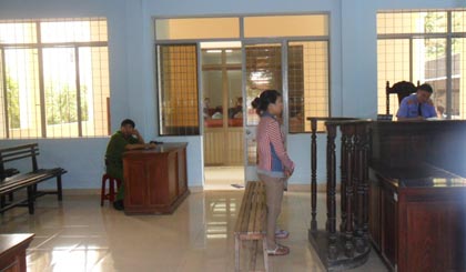 Lợi dụng gội đầu thư giãn để trộm tài sản của khách