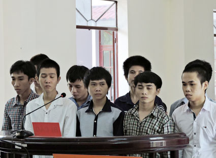 Trộm két sắt, 9 thanh niên lãnh án