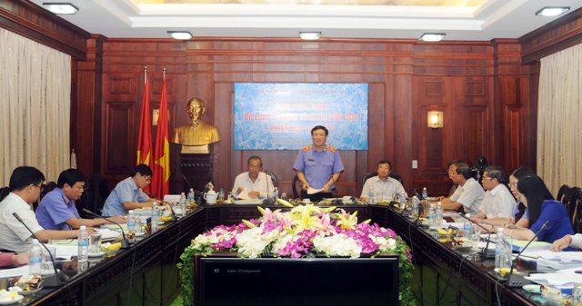 Viện trưởng VKSNDTC Nguyễn Hòa Bình, Trưởng Ban Soạn thảo BLTTHS (sửa đổi) phát biểu tại phiên họp thứ sáu